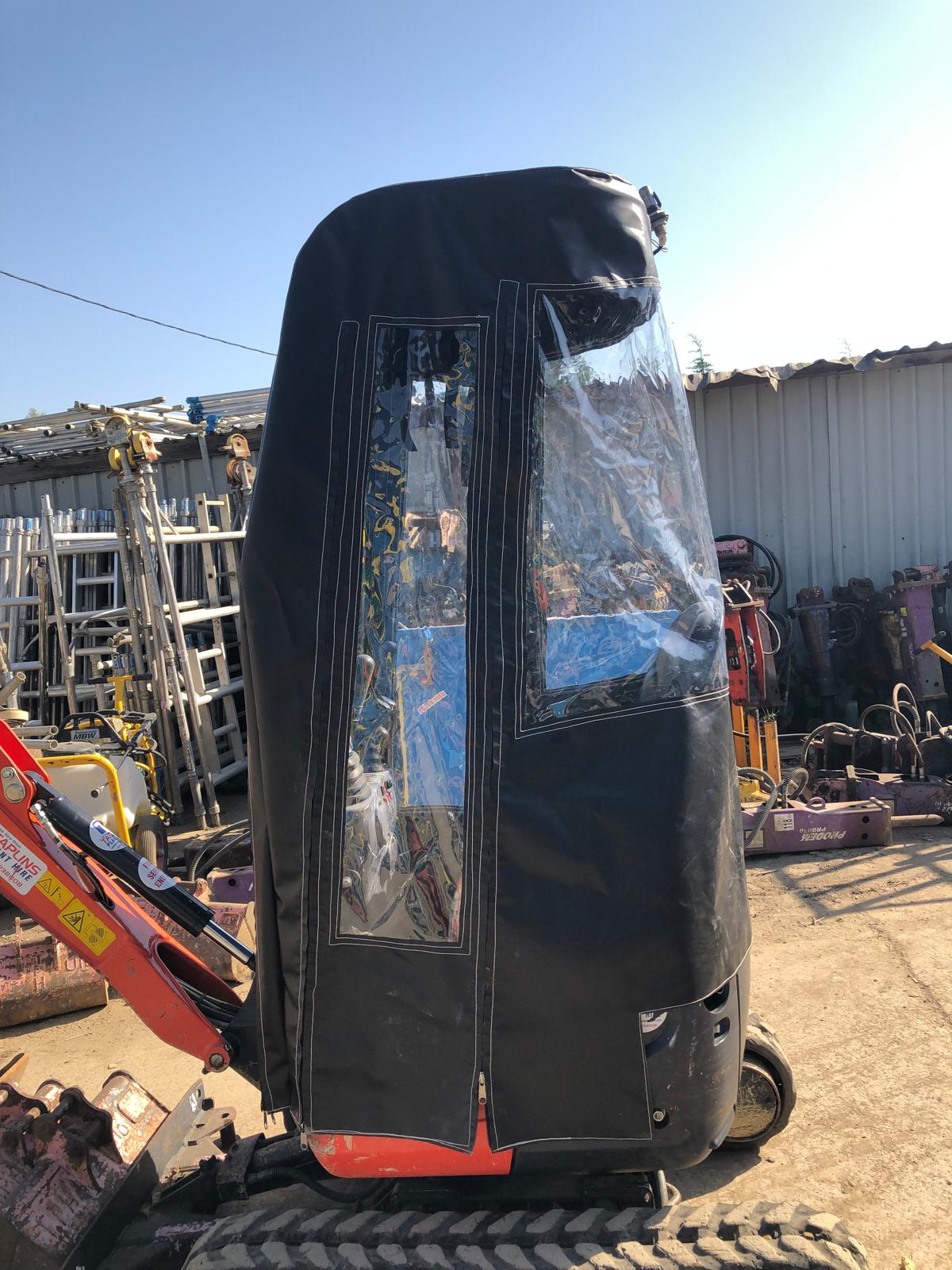 Digger cover with zipped doors